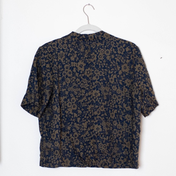 Everlane The Linen Workwear Shirt in Midnight Floral - Picture 2 of 6